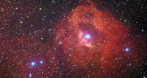 Y­ı­l­d­ı­z­l­a­r­ı­n­ ­A­y­d­ı­n­l­a­t­t­ı­ğ­ı­ ­H­a­y­a­l­e­t­ ­N­e­b­u­l­a­
